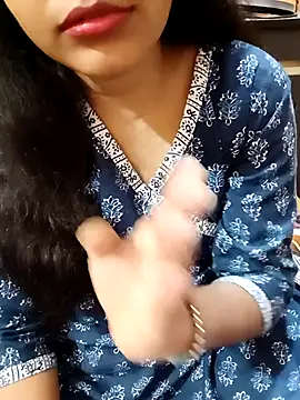 Snapshot of Diya_143 chatting on 03/21/25, 10:06 Diya 143 online show from 03/21/25, 10:06