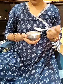 Snapshot of Diya_143 chatting on 10/07/25, 08:44 Diya 143 online show from 10/07/25, 08:44