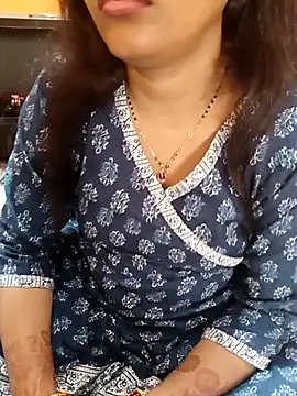 Snapshot of Diya_143 chatting on 10/12/25, 08:24 Diya 143 online show from 10/12/25, 08:24