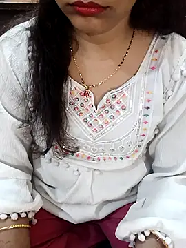 Snapshot of Diya_143 chatting on 10/18/25, 05:32 Diya 143 online show from 10/18/25, 05:32