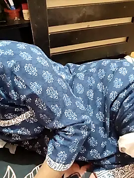 Snapshot of Diya_143 chatting on 10/19/25, 05:57 Diya 143 online show from 10/19/25, 05:57