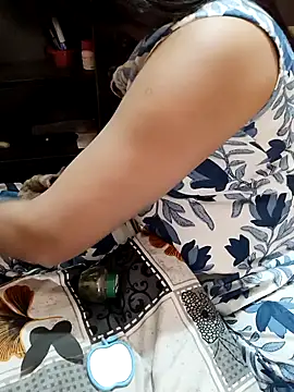 Snapshot of Diya_143 chatting on 10/20/25, 06:14 Diya 143 online show from 10/20/25, 06:14