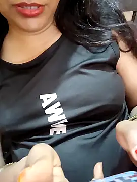 Snapshot of Diya_143 chatting on 10/30/25, 07:54 Diya 143 online show from 10/30/25, 07:54