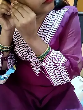 Snapshot of Diya_143 chatting on 11/06/25, 06:36 Diya 143 online show from 11/06/25, 06:36