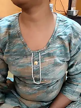 Snapshot of Diya_143 chatting on 11/11/25, 08:25 Diya 143 online show from 11/11/25, 08:25