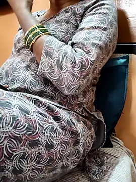 Snapshot of Diya_143 chatting on 11/12/25, 04:57 Diya 143 online show from 11/12/25, 04:57