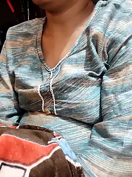 Snapshot of Diya_143 chatting on 11/25/25, 08:03 Diya 143 online show from 11/25/25, 08:03