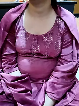 Snapshot of Diya_143 chatting on 12/02/25, 10:09 Diya 143 online show from 12/02/25, 10:09