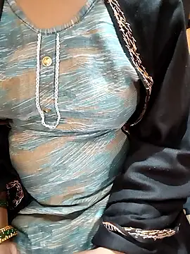 Snapshot of Diya_143 chatting on 12/04/25, 07:06 Diya 143 online show from 12/04/25, 07:06