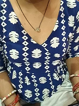 Snapshot of Diya_143 chatting on 05/25/26, 08:31 Diya 143 online show from 05/25/26, 08:31