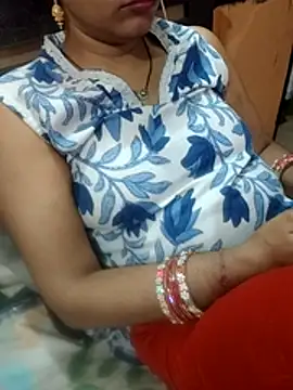 Snapshot of Diya_143 chatting on 05/28/26, 06:05 Diya 143 online show from 05/28/26, 06:05