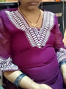 Snapshot of Diya_143 chatting on 06/15/26, 06:26 Diya 143 online show from 06/15/26, 06:26