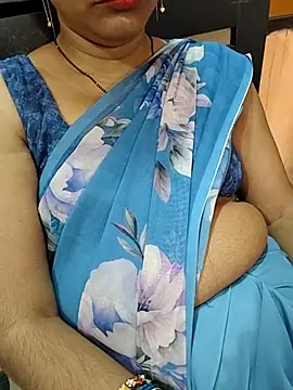 Snapshot of Diya_143 chatting on 06/21/26, 07:22 Diya 143 online show from 06/21/26, 07:22