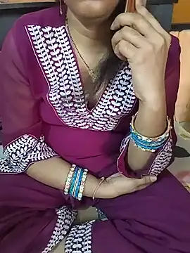 Snapshot of Diya_143 chatting on 06/22/26, 05:37 Diya 143 online show from 06/22/26, 05:37