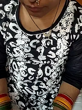 Snapshot of Diya_143 chatting on 06/25/26, 05:56 Diya 143 online show from 06/25/26, 05:56