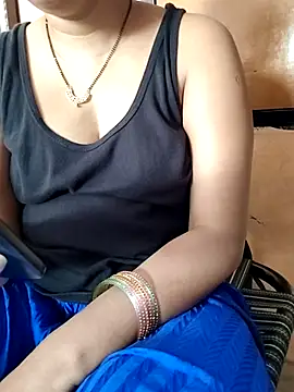 Snapshot of Diya_143 chatting on 07/06/26, 04:31 Diya 143 online show from 07/06/26, 04:31