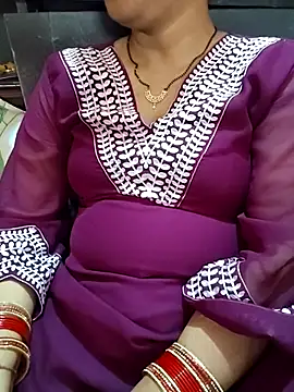Snapshot of Diya_143 chatting on 07/18/26, 06:50 Diya 143 online show from 07/18/26, 06:50