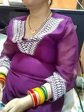 Snapshot of Diya_143 chatting on 07/28/26, 03:21 Diya 143 online show from 07/28/26, 03:21