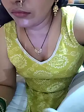 Snapshot of Diya_143 chatting on 08/01/26, 06:40 Diya 143 online show from 08/01/26, 06:40