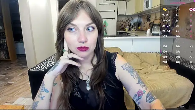 Snapshot of StacyTigerr chatting on 10/15/25, 11:27 StacyTigerr online show from 10/15/25, 11:27