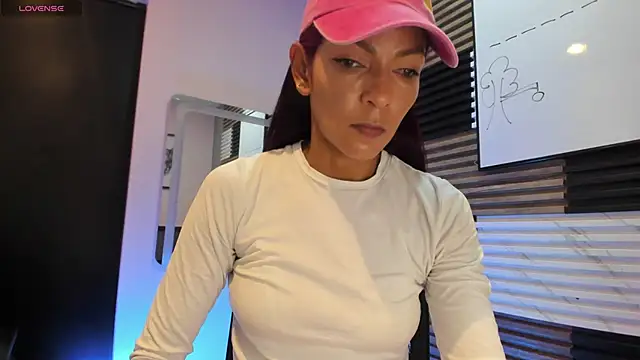 HannaPetit online show from 05/08/26, 07:08