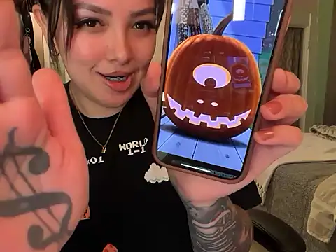 nativepumpkin95 online show from 10/15/25, 02:01