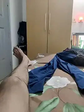 Snapshot of OutboundAbove chatting on 03/18/25, 01:42 OutboundAbove online show from 03/18/25, 01:42