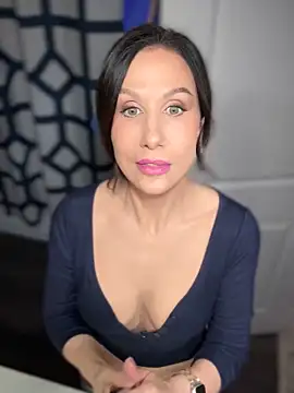 Snapshot of Fiona_Kent_ chatting on 01/08/25, 09:44 Fiona Kent online show from 01/08/25, 09:44