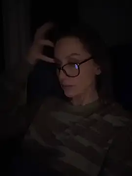 Snapshot of Fiona_Kent_ chatting on 02/05/25, 03:23 Fiona Kent online show from 02/05/25, 03:23