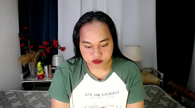 Snapshot of bettina_love chatting on 12/03/24, 08:27 bettina love online show from 12/03/24, 08:27