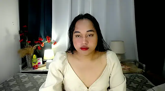 Snapshot of bettina_love chatting on 12/14/24, 11:29 bettina love online show from 12/14/24, 11:29