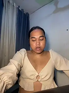 Snapshot of bettina_love chatting on 01/07/25, 07:52 bettina love online show from 01/07/25, 07:52