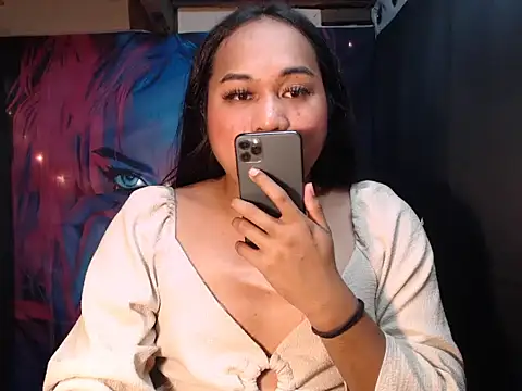 Snapshot of bettina_love chatting on 10/28/25, 01:36 bettina love online show from 10/28/25, 01:36