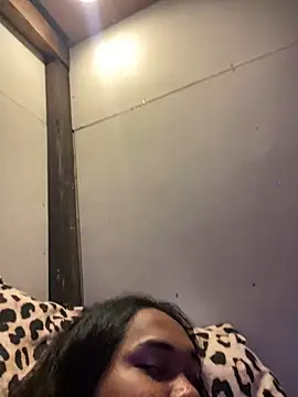 Snapshot of bettina_love chatting on 11/19/25, 05:13 bettina love online show from 11/19/25, 05:13