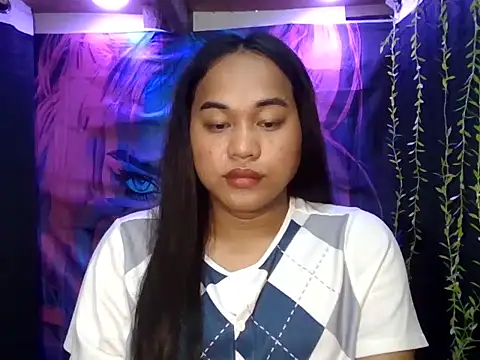 Snapshot of bettina_love chatting on 11/21/25, 04:27 bettina love online show from 11/21/25, 04:27