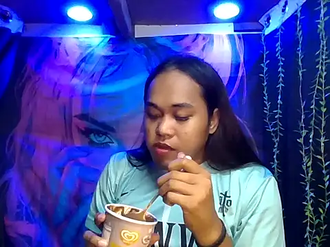 Snapshot of bettina_love chatting on 11/24/25, 02:39 bettina love online show from 11/24/25, 02:39