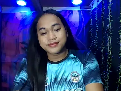 Snapshot of bettina_love chatting on 12/16/25, 08:03 bettina love online show from 12/16/25, 08:03