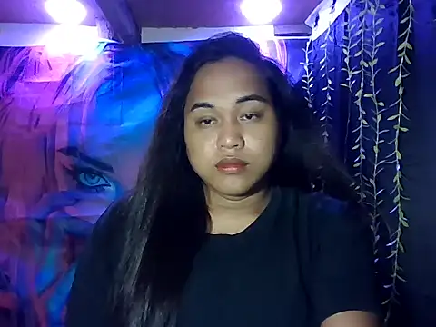 Snapshot of bettina_love chatting on 01/07/26, 02:19 bettina love online show from 01/07/26, 02:19