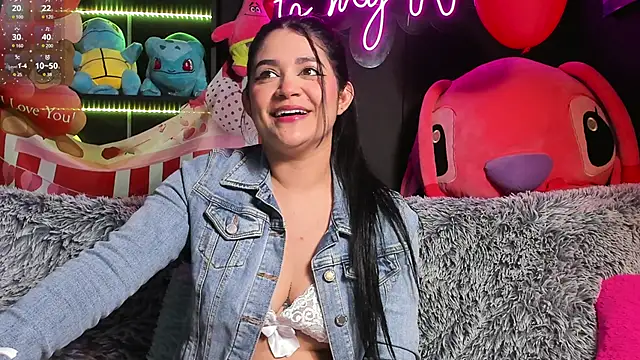 Snapshot of Emilyjhonson_01 chatting on 02/22/25, 01:35 Emilyjhonson 01 online show from 02/22/25, 01:35