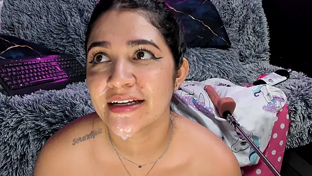 Snapshot of Emilyjhonson_01 chatting on 10/01/25, 02:12 Emilyjhonson 01 online show from 10/01/25, 02:12