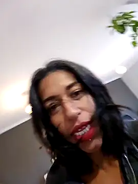 Snapshot of Goldenlace chatting on 01/20/25, 02:36 Goldenlace online show from 01/20/25, 02:36