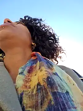 Snapshot of Goldenlace chatting on 02/04/25, 12:11 Goldenlace online show from 02/04/25, 12:11