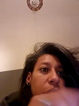 Snapshot of Goldenlace chatting on 03/17/25, 11:54 Goldenlace online show from 03/17/25, 11:54