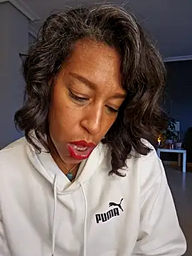 Goldenlace online show from 12/04/25, 11:30