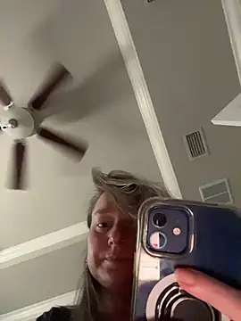 Snapshot of Vivian_MayXxX chatting on 02/12/26, 07:20 Vivian MayXxX online show from 02/12/26, 07:20