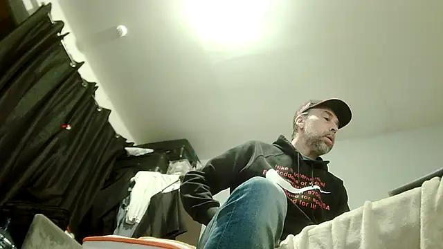 Snapshot of Wolfeman74 chatting on 02/15/26, 02:58 Wolfeman74 online show from 02/15/26, 02:58