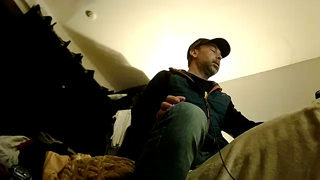 Snapshot of Wolfeman74 chatting on 02/17/26, 05:52 Wolfeman74 online show from 02/17/26, 05:52