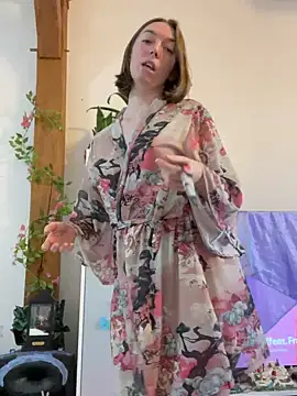 Snapshot of Daisy_Michto_Officiel chatting on 12/17/24, 09:07 Daisy Michto Officiel online show from 12/17/24, 09:07