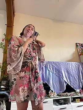 Snapshot of Daisy_Michto_Officiel chatting on 12/17/24, 02:33 Daisy Michto Officiel online show from 12/17/24, 02:33