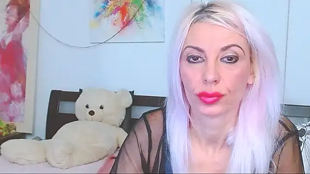 HoneyLara online show from 10/30/25, 09:15